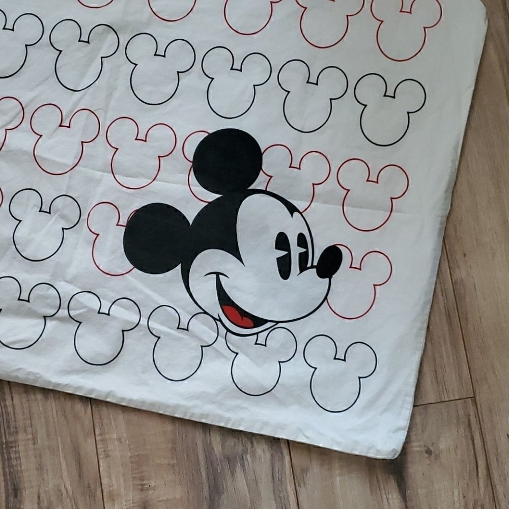 Disney | Mickey Mouse Pillowcase - Picture 2 of 5